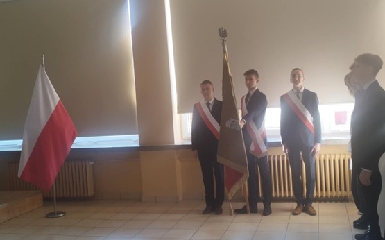 577361100 1349627040285799 5740986673480156746 n