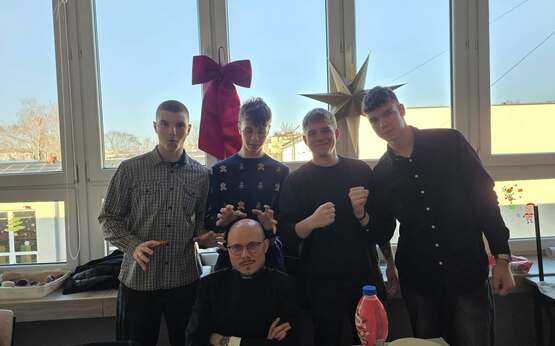 601350692 1381661400415696 1286147251327598714 n