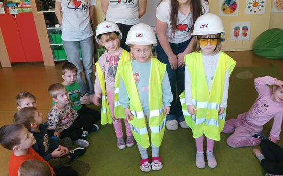 644460799 1437052491543253 1390223901637444674 n