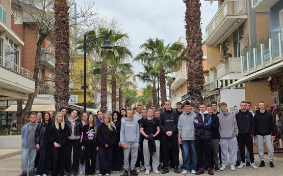 Fb img 1776111304093